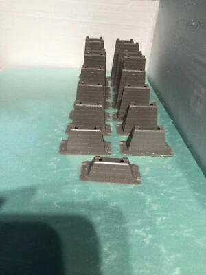 N Scale 19 piece Up & Over Cement Block Pier Set (24-806) - Image 1 of 3