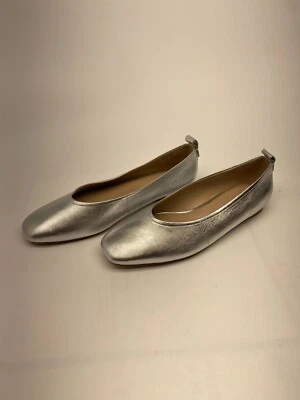 Naturalizer Mujer 27 Edición Carla Cuero Plateado Ballet Plano Talla 8 Foto 1 de 4