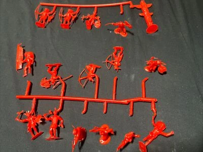 Marx Fort Apache red Indians toy  Lot Of 16 Figurines Playset - Image 1 of 4