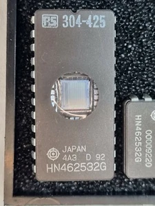 Hitachi HN462532G Integrated Circuit RS - 304-425 (Q) - Picture 1 of 7