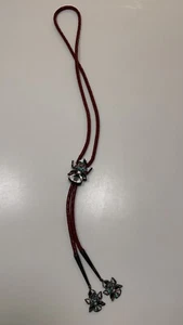 Amerikanische Ureinwohner Zuni Knifewing Bolokrawatte Sterlingsilber und Intarsien - Bild 1 von 9