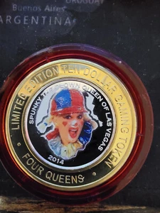 2014 FOUR QUEENS $10 RED Cap Silver Strike Spunky the Clown .999 - Picture 1 of 2