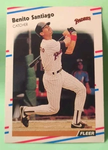1988 Fleer - Benito Santiago #596 - San Diego Padres - Picture 1 of 2