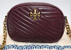Tory Burch Kira Chevron Small Camera Bag in Fig Burgundy Glazed Leather - Bild 1 von 19