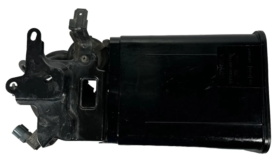 OEM 1999-2002 Toyota Solara 99-01 CAMRY Fuel Vapor Canister 77740-06100 - Image 1 of 4
