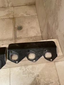 For BMW 325 E28 E30 E34 Exhaust Manifold Gasket w/ Heat Shield ELWIS 11621728489 - Picture 1 of 2