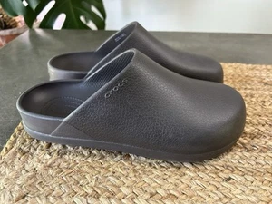 Crocs Dylan dunkelbraun/schwarz Clogs Pantoletten Herren 8 Damen 10 - Bild 1 von 6