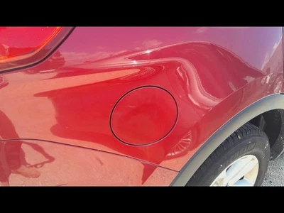 2013 FORD  EXPLORER Fuel Filler Door  RED Foto 1 de 4