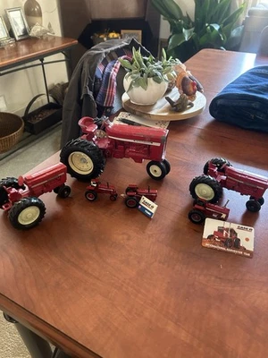 International Case Model Tractors. 6 Total Die Cast. Ertl Tomy.   NO RESERVE - Image 1 of 3