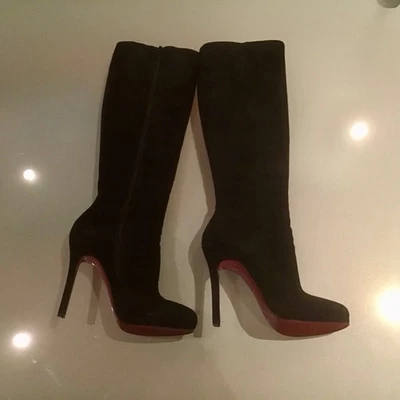 Christian Louboutin Botalili 100 Botas hasta la rodilla de cuero gamuza negras 35,5 Usadas en Excelente Condición Foto 1 de 4