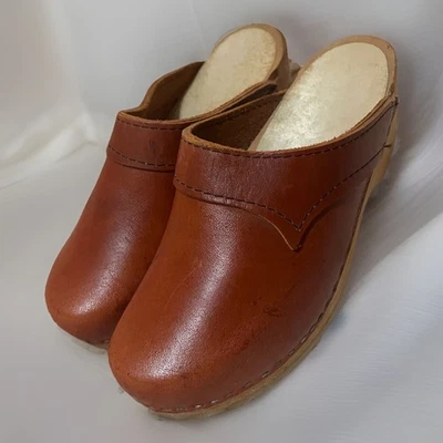 Zueco/Mula Sueco Hecho a Mano Raro Cuero Rojo Genuino Madera Talla 35 EE. UU. 4,5 Foto 1 de 4