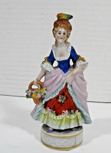 Porzellanfigur Dame mit Blumenkorb Vintage Deutschland Kronenmarkierung - Bild 1 von 8
