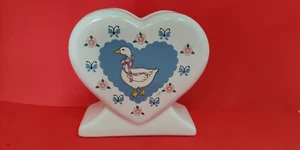VINTAGE TREASURE CRAFT "RIBBON GEESE" CERAMIC NAPKIN HOLDER, HEART SHAPED - Picture 1 of 5