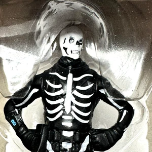 Hallmark Ornament Fortnite SKULL TROOPER 3.75" Tall Christmas Ornament 2022 - Picture 1 of 7