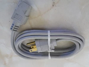 IEC POWER LEADS WITH US 3 PIN PLUG, USA 110V, LOT OF 10 - Afbeelding 1 van 4