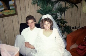 Vintage 35MM Slide Wedding Pretty Bride & Groom & Posing 70's - Picture 1 of 2