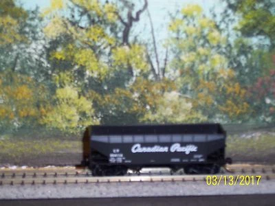 MTL MICRO-TRAINS N SCALE #55410 33' TWIN BAY HOPPER OFFSET SIDES C.P. #354116 - Image 1 of 3