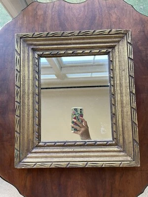 "Espejo antiguo con marco de madera maciza tallado a mano 17"" X 15""" Foto 1 de 4