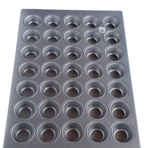 AMCO Bakeware 905575 Sartén para Hornear 35 Tazas 2 3/4" Cupcake Tamaño Completo Comercial - Imagen 1 de 14