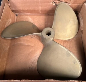 Michigan Right Hand Bronze Boat Propeller 19" x 21 Pitch 1-1/2" Bore 313760 - Picture 1 of 3