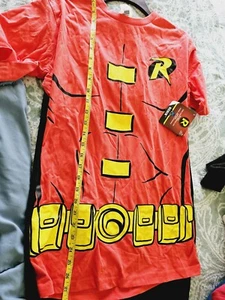 Robin Womens Costume Kit T-Shirt Mask Removable Cape Batman Movie Adult - Picture 1 of 5
