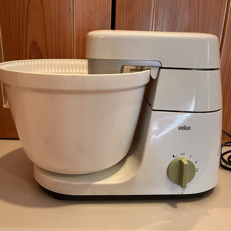 Batidora de pie Vrg Braun KM 32, cuenco, batidor, batidor de alambre, gancho para masa hecho en Alemania Foto 1 de 4