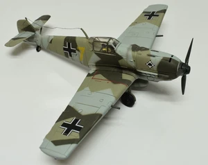 1:32 WWII Eduard Bf 109E-4 German Fighter Plane 21st Century Toys Plastic Model - Picture 1 of 11