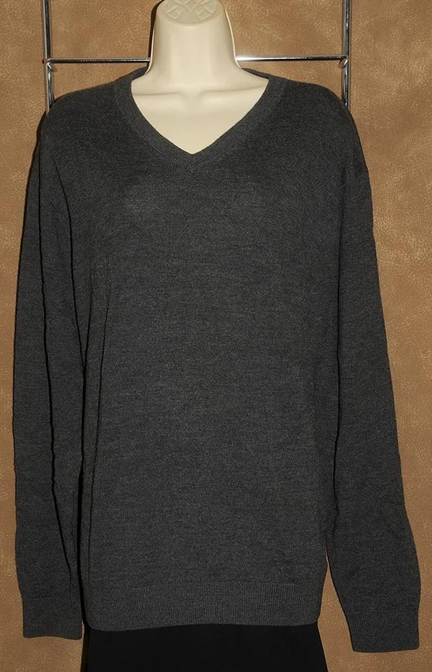 Turnbury ~ Dark Gray - 100% Extra Fine Merino Wool - Mens V Neck Sweater sz XL - Image 1 of 1
