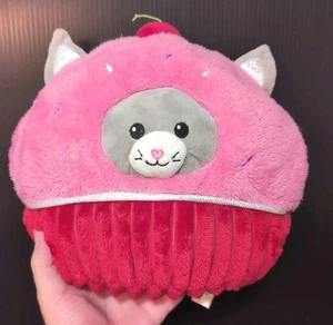Walgreens Katze Cupcake Plüschtier 10 Zoll rot rosa 2021 Stofftier Spielzeug süß plüschig - Bild 1 von 7
