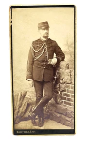 1890er Portrait Deutschland Offizier in Uniform mit Säbel - antikes Kabinettfoto - Bild 1 von 4