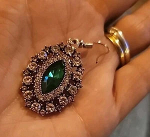 Christmas Green Rhinestone Holiday Earrings Gorgeous Christmas  - Picture 1 of 6
