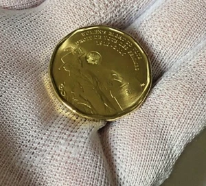 2016 Canada $1 Women's Right to Vote 100th anniversary Coin loonie dollar - Bild 1 von 3