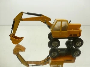 GESCHA ATLAS AB1302 BAGGER WHEELED EXCAVATOR - YELLOW 1:50 - GOOD COND. - 171 - Imagen 1 de 6
