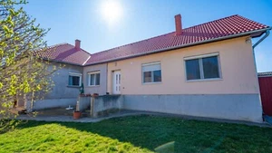 Haus mit zwei Wohnungen im Thermalort Celldömölk UNGARN - Bild 1 von 9