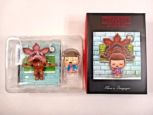 Stranger Things Collectible Diorama • Eleven and Demogorgon • Loot Crate - Picture 1 of 5