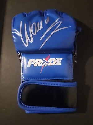 WANDERLEI SILVA SIGNED AUTOGRAPHED PRIDE GLOVE BAS BECKETT WITNESSED #W631871 - Image 1 of 3