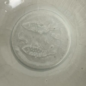 Antique Chinese Qingbai molde twin-fish dish, Song dynasty - Bild 1 von 24