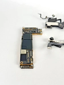 Scheda logica Apple iPhone 12 con Face ID | Ricambi/Riparazione **LEGGI BENE** - Foto 1 di 6