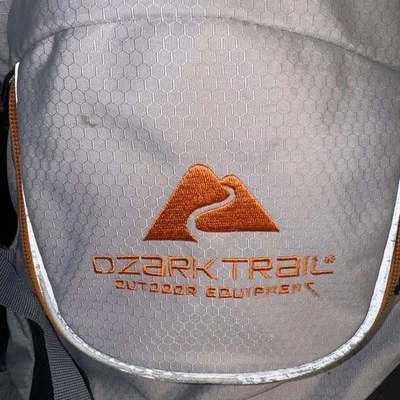 Mochila para equipo exterior Ozark Trail naranja y gris Foto 1 de 4