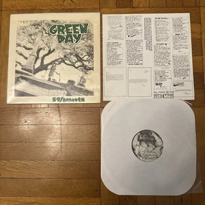 Green Day - 39/Smooth w. Insert - 1990 LP Record (Play Tested/EX -) - Picture 1 of 13