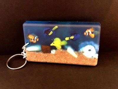 Llavero de resina con tema de acuario personalizado hecho a mano Foto 1 de 3