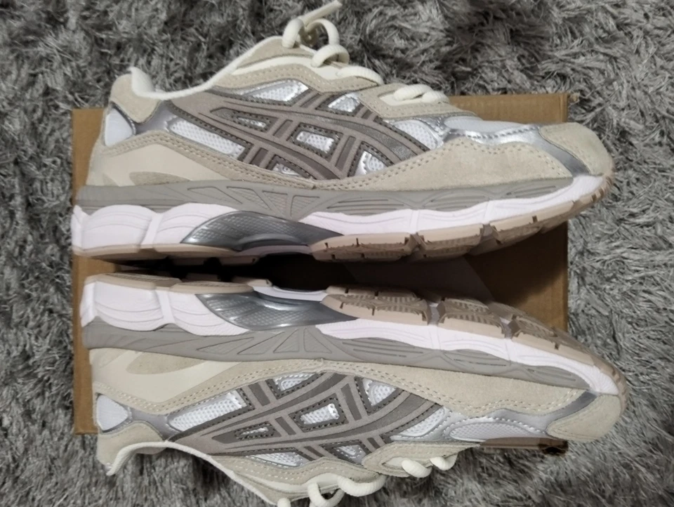 ASICS GEL NYC  Numero 42.5 (27cm) Beige/Grigio/Bianco  - Immagine 1 di 4