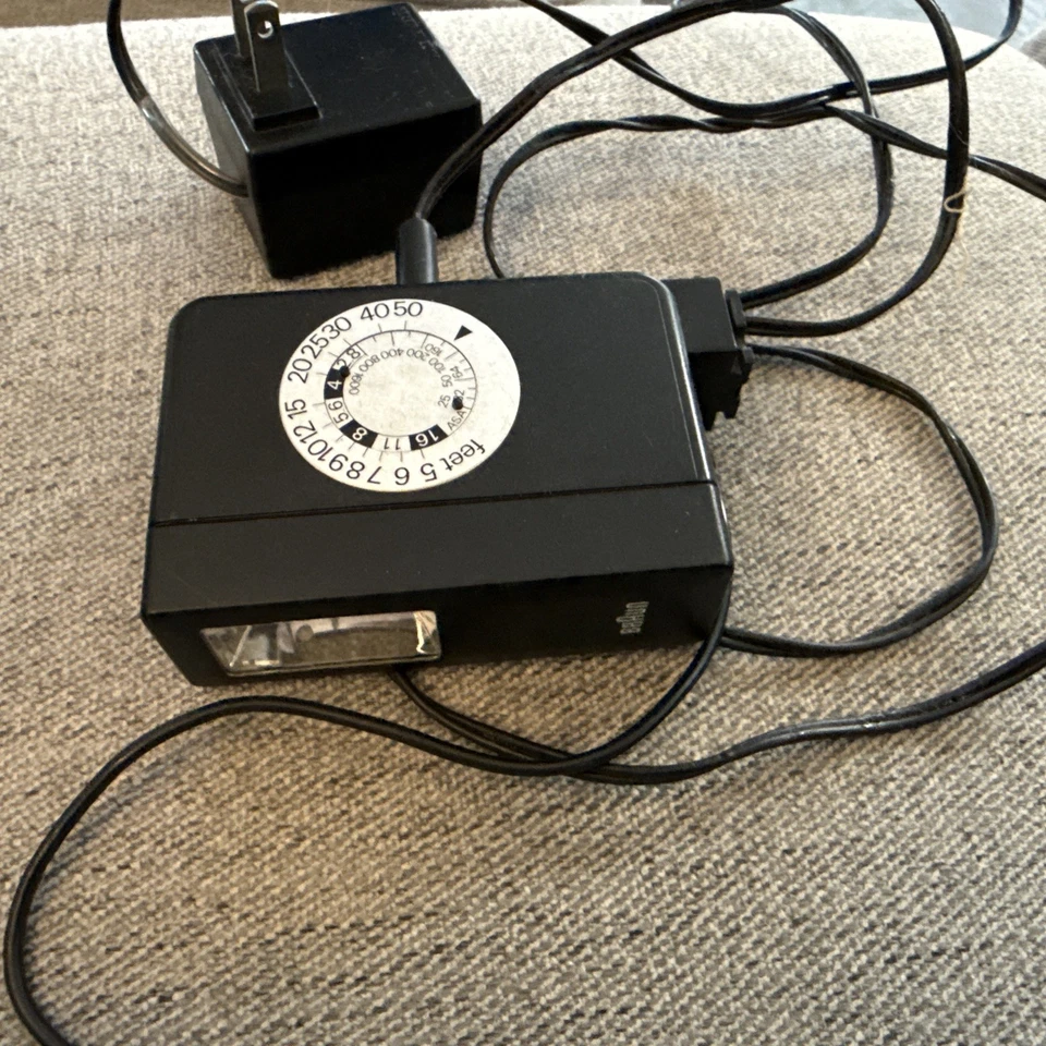 Braun Hobby Hobby F34R Shoe Mount Flash Manual Film Camera Universal UNTESTED - Image 1 of 4