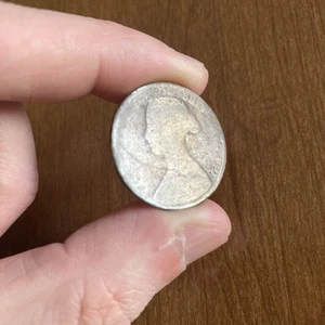 1860s Great Britain British Half Penny Cent Victoria Young Head *Very Worn/Flat* - Picture 1 of 3