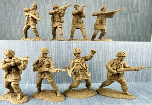 Conte Collectibles - Paratroopers 8 Poses 54mm Toy Soldiers - Picture 1 of 10