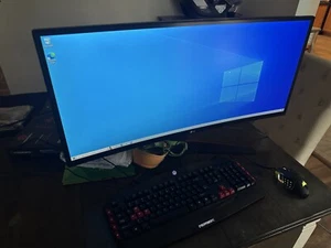 Wide Screen Monitor LG - Picture 1 of 3