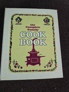 The Complete Family Cookbook VINTAGE 1969 Curtin Publications Hardcover Binder - Bild 1 von 9