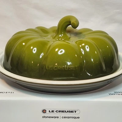 Le Creuset Olive Green Pumpkin Covered Butter Dish Cheese Serving Tray NIP - Image 1 of 4