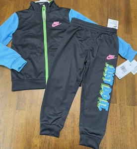 NWT Nike Boys Just Do It Colorful 2pc Set Size 4T $60 - Picture 1 of 2