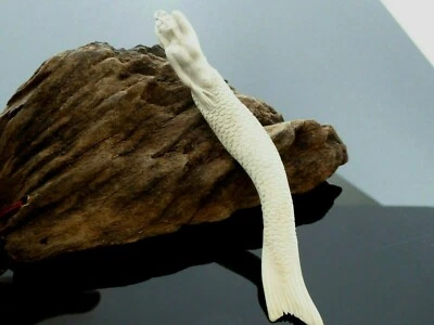 Collar Colgante Sirena Esterlina Cuerno Ciervo Cobertizo Sirena Realista Tallado a Mano Foto 1 de 4